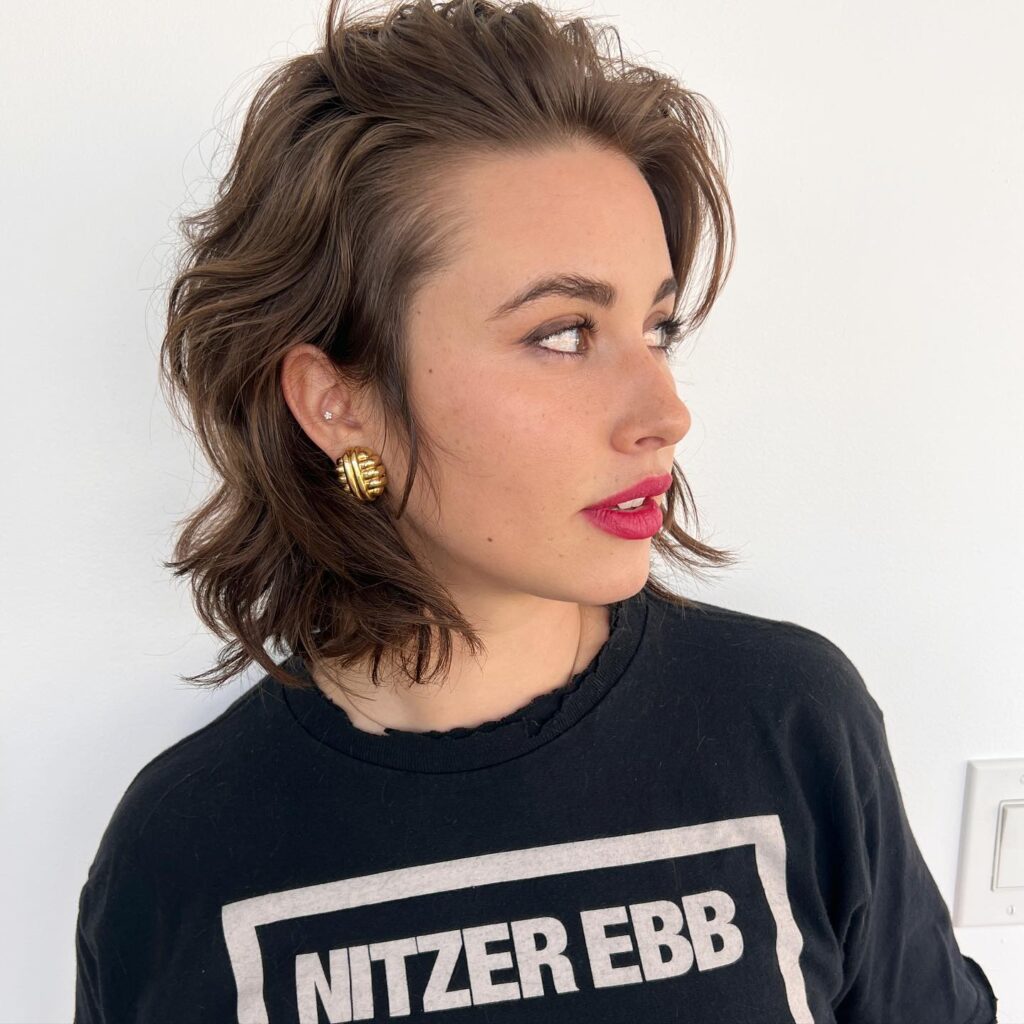 Medium Hair Cuts for Women That Are Super Trendy & Easy to Style ✂️👗