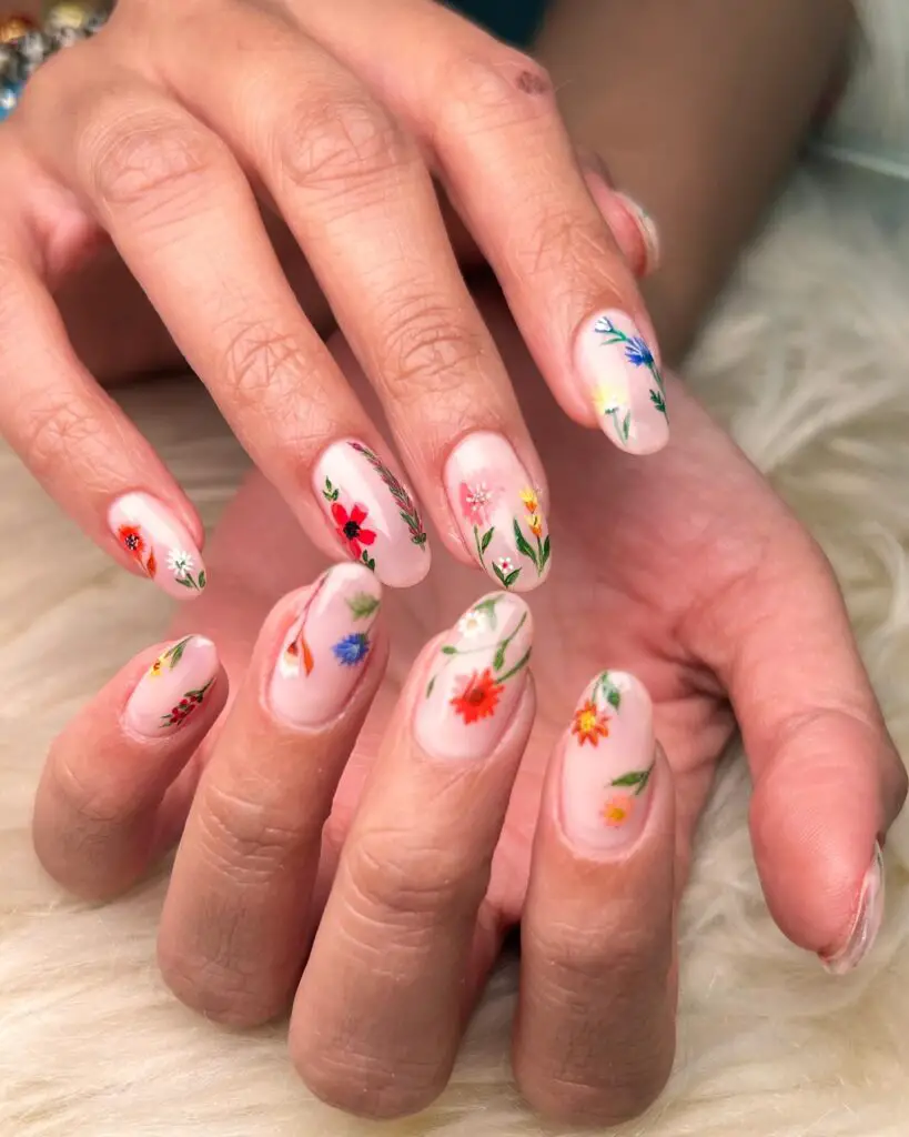 Tulip Nails Inspo You'll Be Obsessed With This Spring 🌷💅
